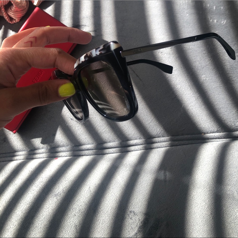 Fendi Sunglasses - Picture 5 of 5